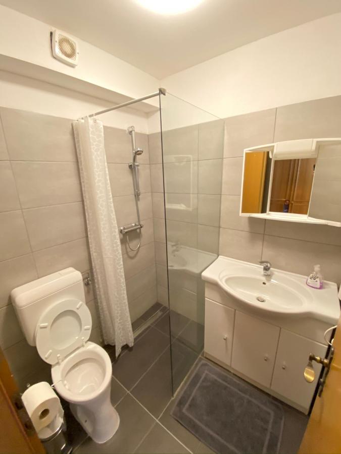 Twin Room,1119902916:JPEG